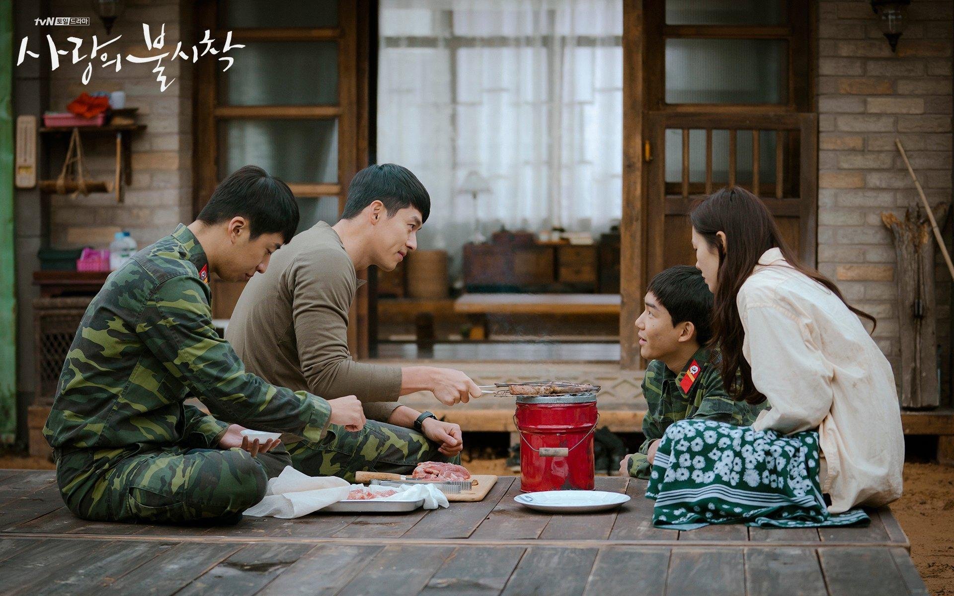 斯密斯：他精准的长传与小范围传球使全黑队战术更加多样化，斯密斯健身