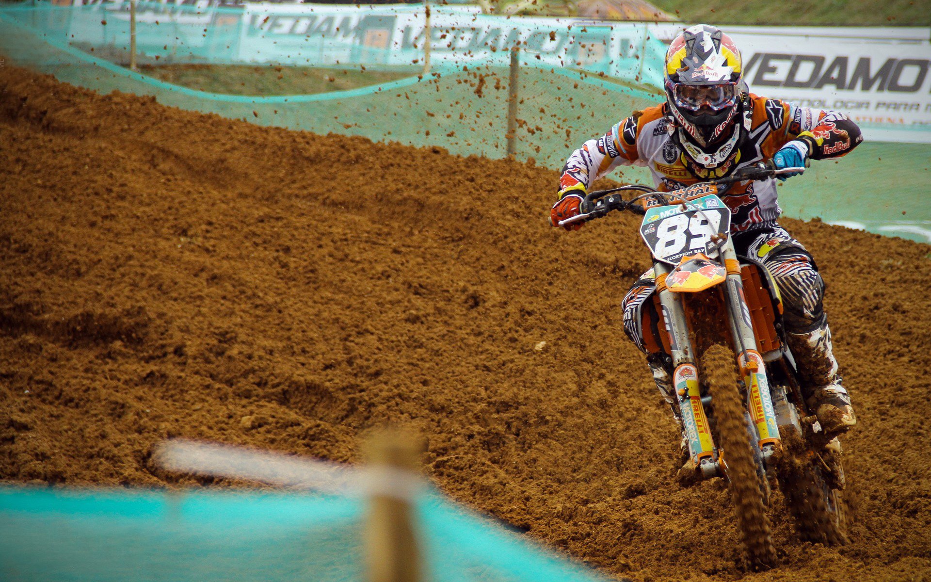 开云官网-_光影飞轮：在都市夜晚感受速度与艺术_，光影穿梭机百家号