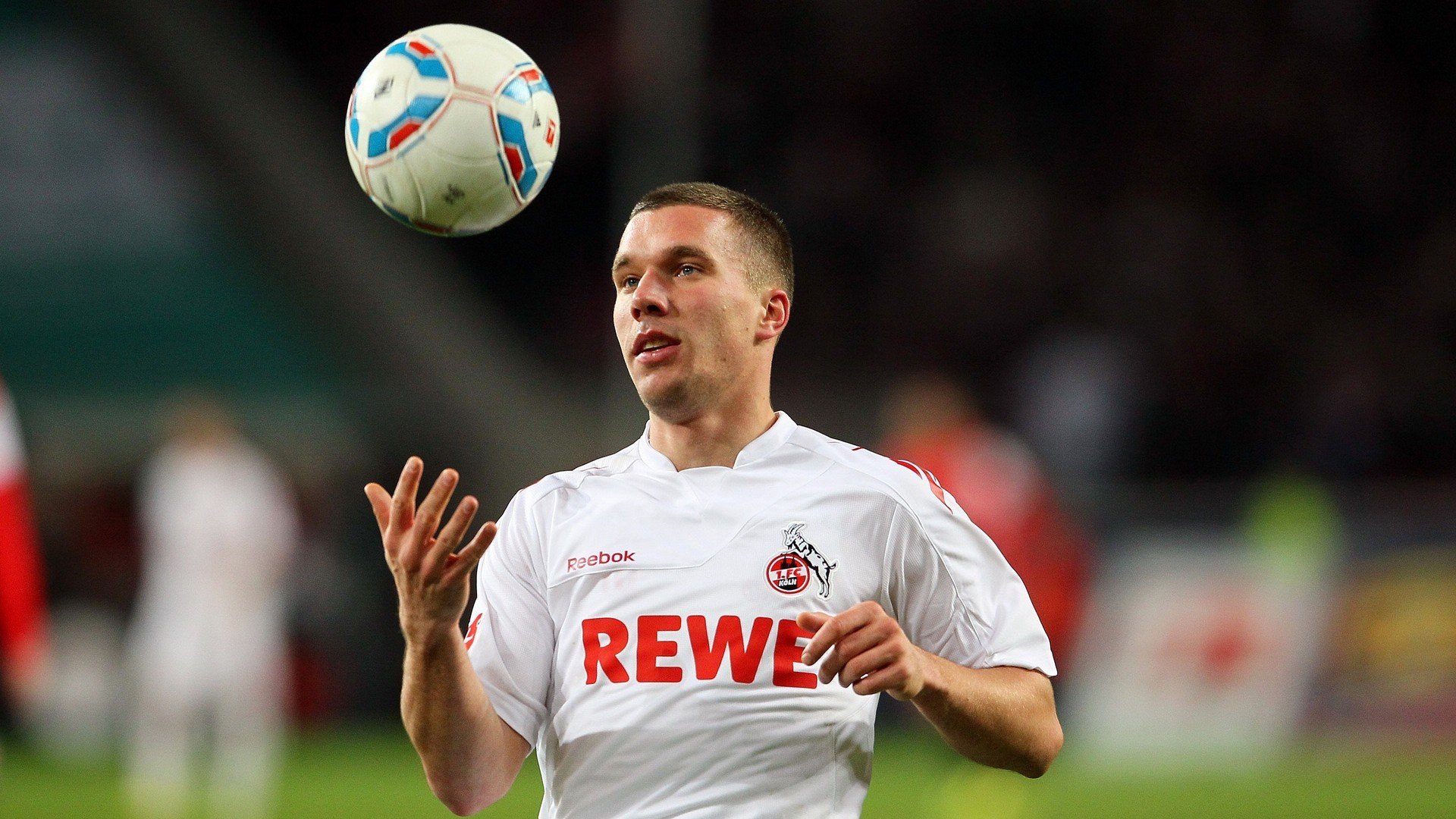 _城市夜空跑：点亮夜色，追逐梦想_，城市夜空高清壁纸