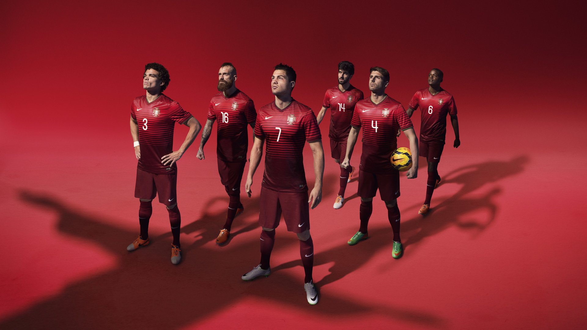 伊朗球员用毯子盖住替补席，被误认为冬奥冰壶队，伊朗杯是什么